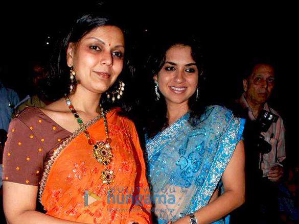 vikram phadnis and shaina nc judge bd somanis fashion show 9