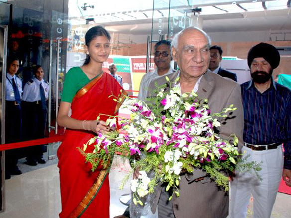 yash chopra inaugurates pvr chain of cinemas at phoenix millsoenix mills 4
