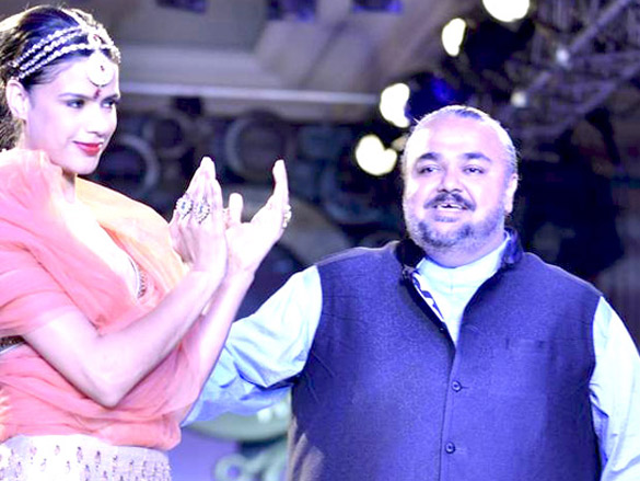 jj valayas show at synergy1 delhi couture week 2011 2