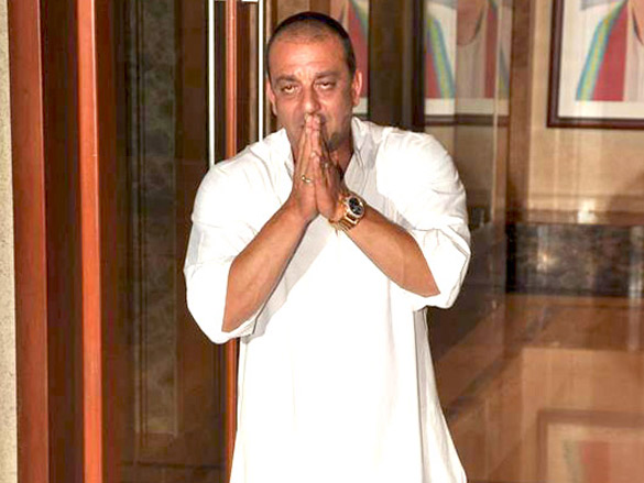 srk arjun rampal and karan johar at sanjay dutts bash for manyatas birthday 7