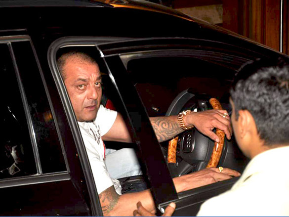 srk arjun rampal and karan johar at sanjay dutts bash for manyatas birthday 14