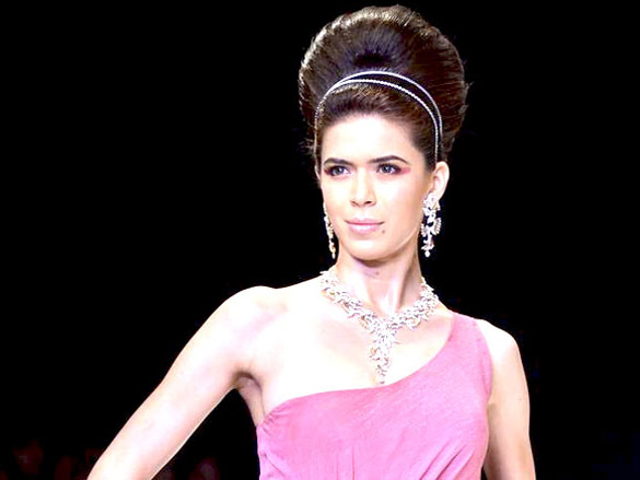manish goel walks the ramp for monica kapur at iijw 2011 8