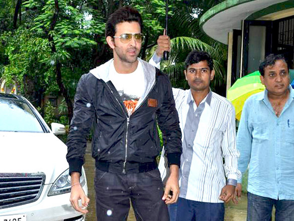 hrithik donates bus to dilkush school 6