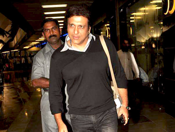 mugdha govinda suniel and gulshan snapped at the airport 9