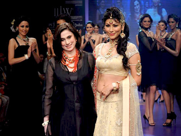 feroze gujral walks the ramp for alpana gujral at iijw 2011 2