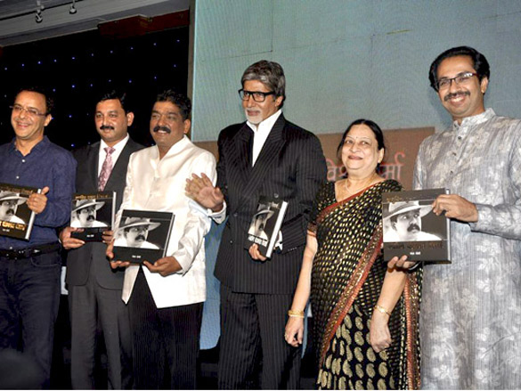 amitabh bachchan unveils nitin desais book at his 25th year celebrations 2