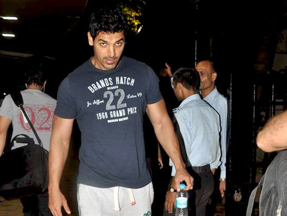 john and bipasha snapped outside their gym 5