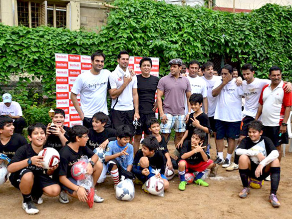 salman khan at mens health friendly soccer match with celeb dads and kids 2