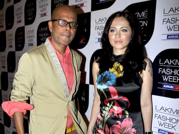 vidya balan graces sabyasachis show at lakme fashion week 2011 day 3 8