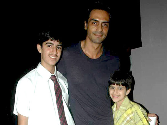 arjun rampal at kennedy bridge screening 5