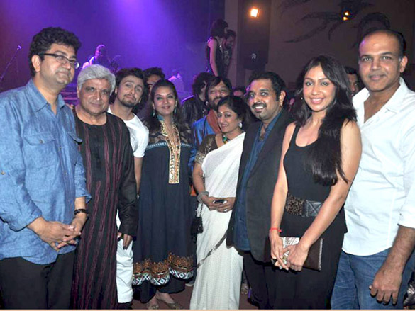 aamir khan karan and gauri at shankar ehsaan loys 15 years celebrations 8
