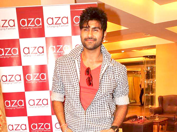 tisca with leading models at designer rahul mishras showcase at aza 10