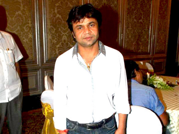 suniel shetty and rajpal yadav at abu azmis eid party 7
