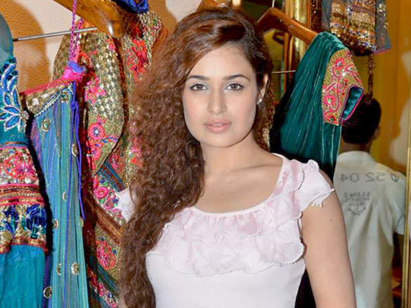 sagarika ghatge unveils new collection by designer nisha sagar 8