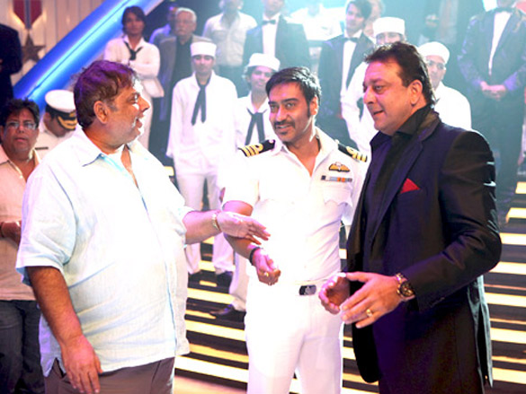 on the sets of rascals 15