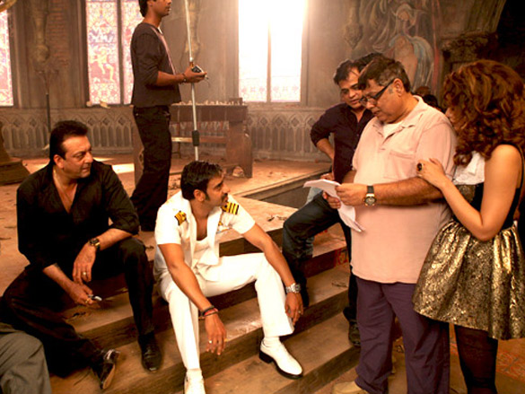 on the sets of rascals 19