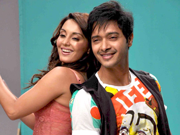 on the sets of hum tum shabana