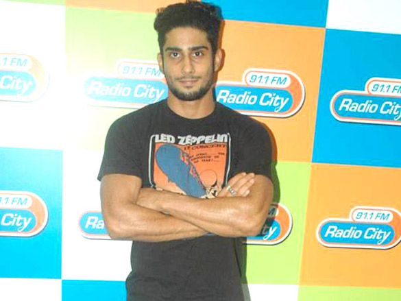 prateik babbar on the sets of radio city 91 1 fm 7