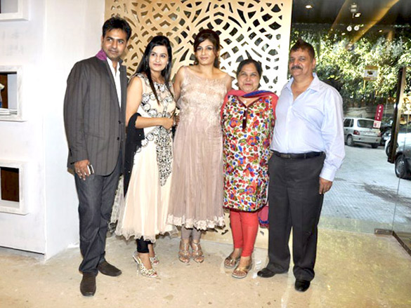 raveena tandon inaugurates the changing room store 3