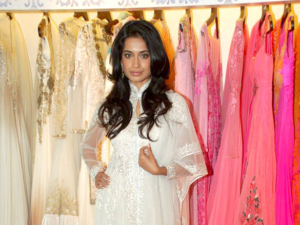 ira sarah and lisa at fashion store launch 13