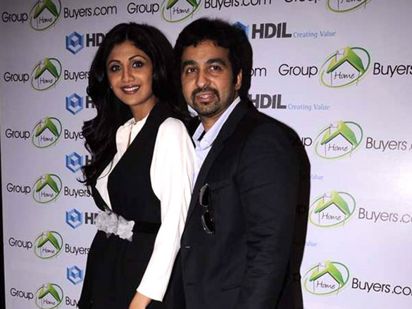 shilpa and raj launch www grouphomebuyer com in association with hdil 10