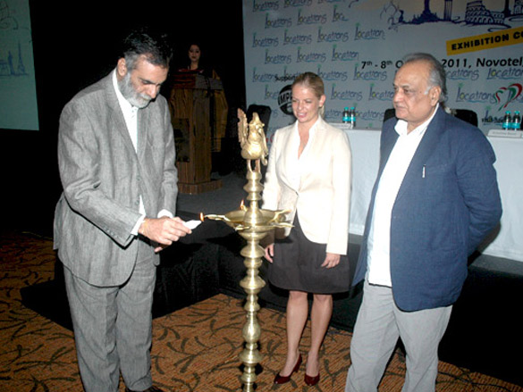 t p aggarwal inaugurates locations exhibition 2011 2