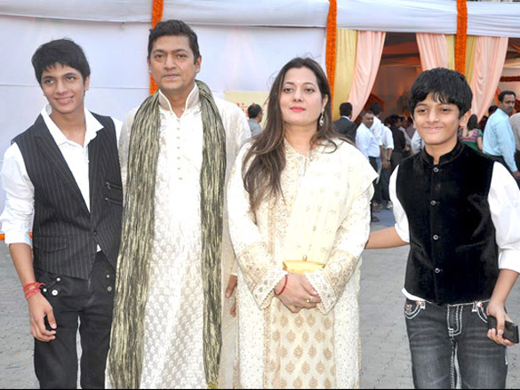 bachchans launch hanuman chalisa album 12