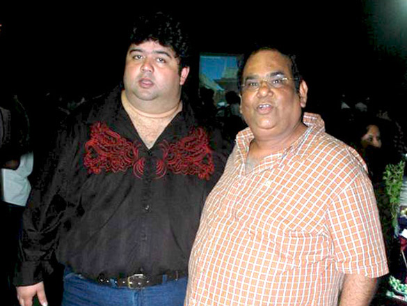 rgv and others at manish goswamis bash 5