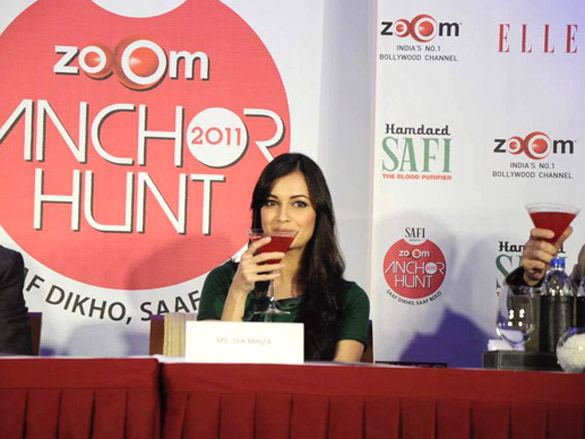 dia mirza at the launch of zoom anchor hunt 2011 4