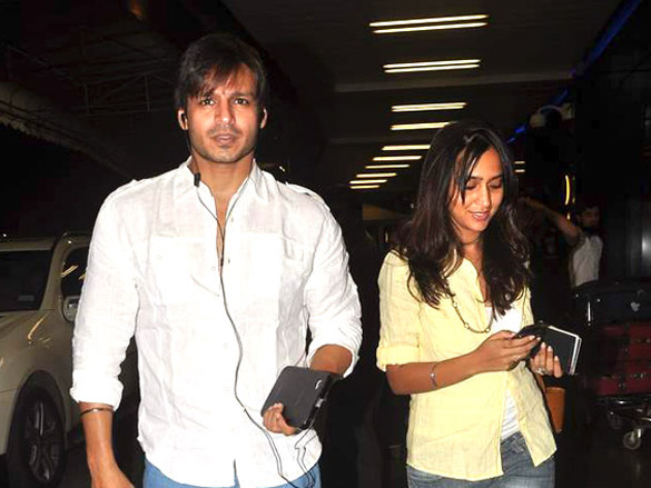 vivek and shankar mahadevan snapped at the airport 2