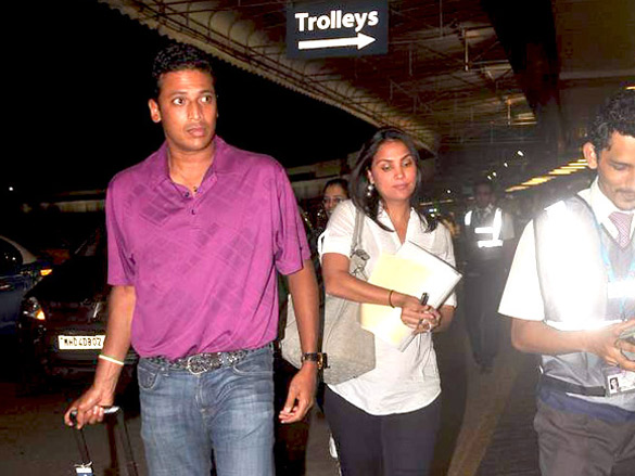 lara and mahesh leave for their london vacation 2