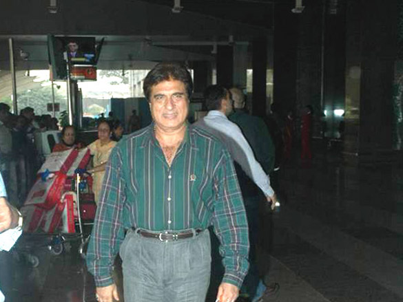 amitabh bachchan snapped at the airport 6