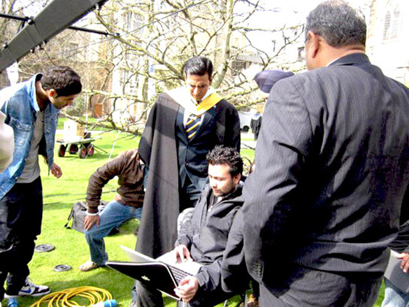 on the sets of desi boyz 18