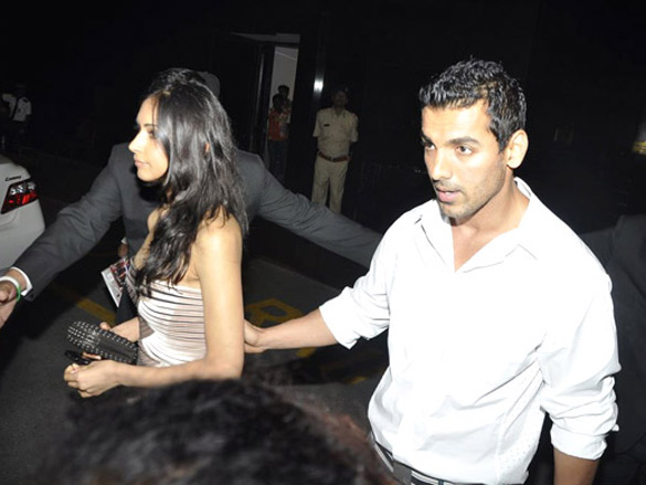 john abraham snapped with his new girlfriend 3