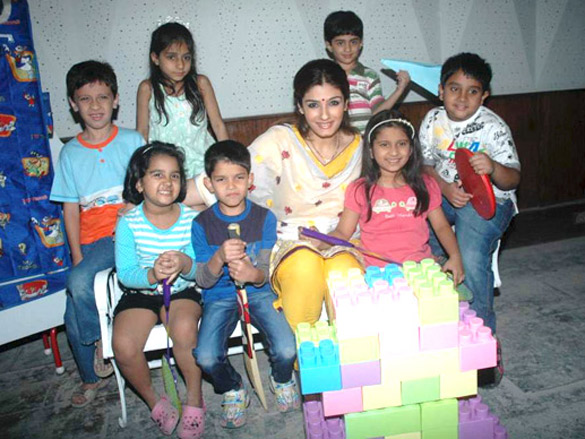 raveena tandon at childrens day celebrations 8