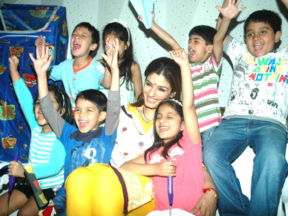 raveena tandon at childrens day celebrations 9