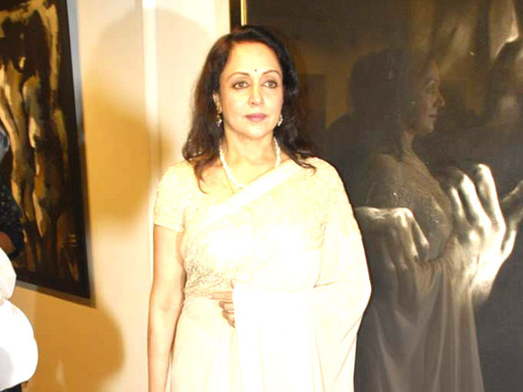 hema malini at sudip roys art exhibition 7