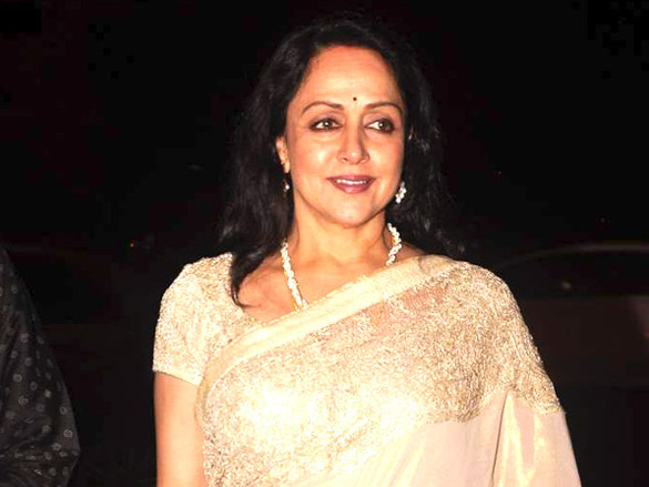 hema malini at sudip roys art exhibition 11