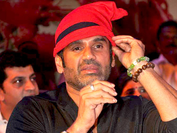jeetendra suniel shetty and sonu nigam at mns koli festival 5