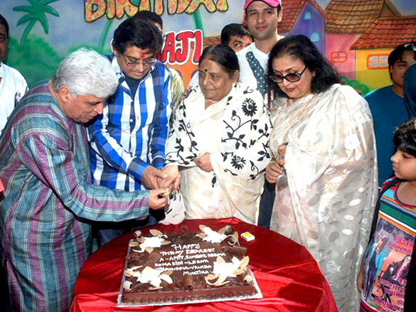 kishore kumars family gathers for ruma devis birthday 2