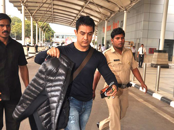aamir khan snapped in a pensive mode at airport 4
