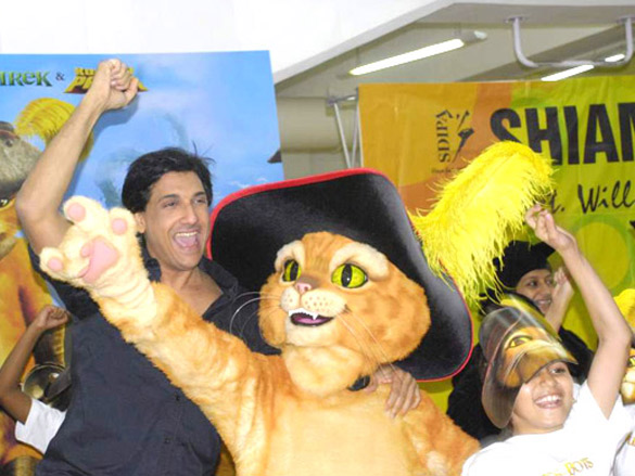 shiamak promotes puss in boots 5