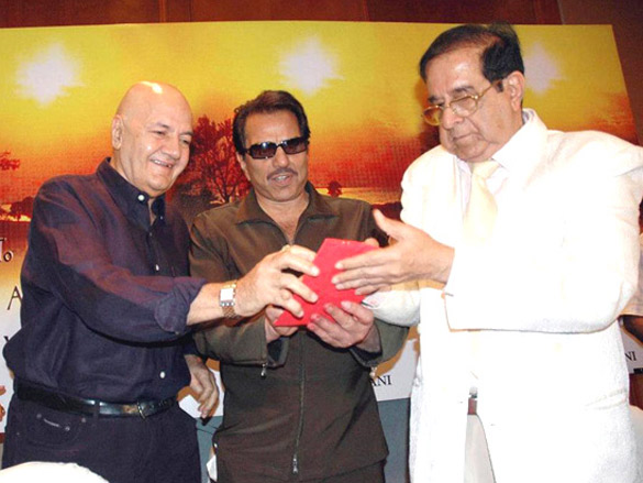 dharmendra launches ashok hingoranis book 3