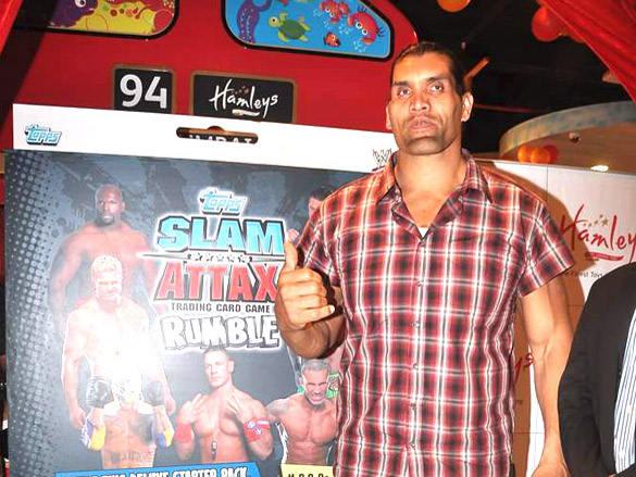the great khali launches the topps slam attax trading card game 6