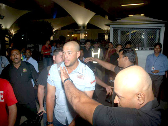 andrew symonds snapped at airport 6