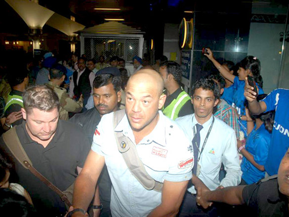 andrew symonds snapped at airport 7