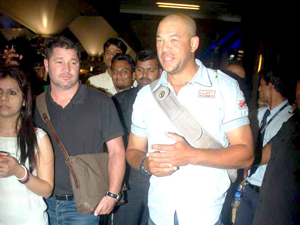 andrew symonds snapped at airport 8