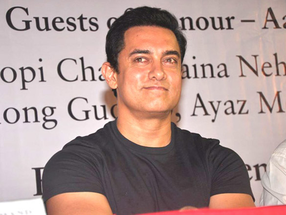 aamir khan unveils a book on pullela gopi chand 3