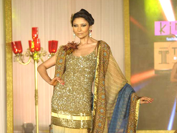 celebs at the kimaya fashion show at taj lands end 3