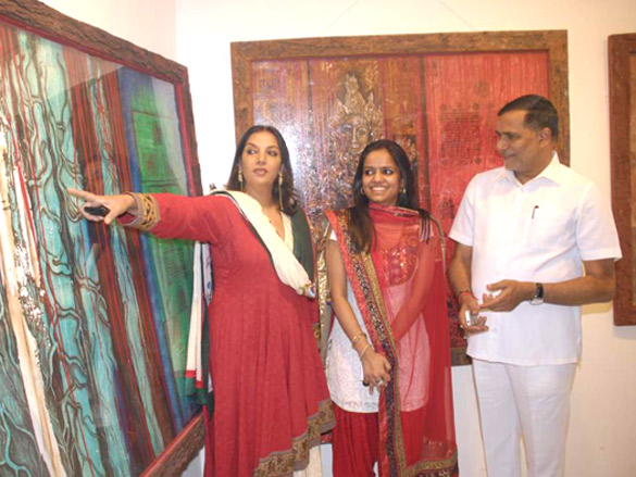 shabana azmi at preksha lals art exhibition 6